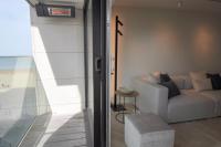 Premium modern flat at Zoute Beach 2 bicylcles included - Bed and Breakfast