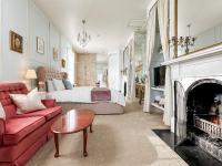 French Studio with Spa Bath