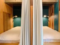 Eenpersoonsbed in Vrouwenslaapzaal