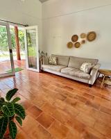 Casa Martin Cahuita Charming Spanish Home - B&B Cahuita