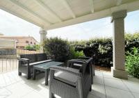 Pgs Immobiliare srls Casa Valori 02 Trilocale con terrazza attrezzata La Maddalena - Bed and Breakfast
