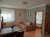 B&B Hajduszoboszlo - Elek Apartmanház - Bed and Breakfast Hajduszoboszlo