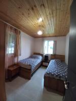 Tweepersoonskamer met Gedeelde Badkamer