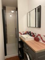 Le Petit Pilat - Studio de charme en hyper centre avec climatisation - Bed and Breakfast Avignon