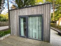 Chalet Het Edelhert - Bed and Breakfast Zutendaal