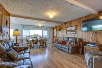 Peaceful Cloverdale Home - Walk to Winema Beach - Bed and Breakfast