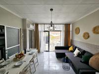 Cozynest ALICANTE - Apartment with Terrace by SunCastle apartamentos - Chambres d'hôtes Alicante