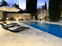 Villa de charme en campagne avec piscine privée et nature luxuriante - B&B Le Beausset