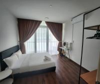 Apartment With Shared Bathroom