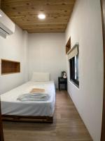Single Room with Shared Bathroom