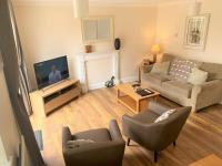 Garfield Place by Accommodation Windsor - Town Centre Private Mews with Parking - B&B Windsor