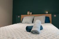 Deluxe Double Room (2 Adults + 1 Child)