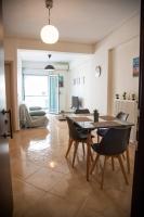 Modern apartment at Nea Artaki - B&B