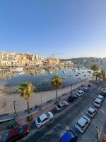 B&B Marsaskala - B&S Accommodation Seafront Duplex Penthouse - Bed and Breakfast Marsaskala