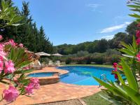 B&B Suze-la-Rousse - Mas des Lavandes - 3 gîtes de charme au calme avec grande piscine en Drôme-Provençale - Bed and Breakfast Suze-la-Rousse