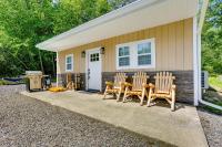 B&B East Stroudsburg - Secluded Poconos Cabin with Fire Pit on 75 Acres! - Bed and Breakfast East Stroudsburg