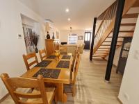 Maison familiale à Raon-l'Étape - 3 chambres, balcon sur rivière, proche commodités et activités - FR-1-589-594 - Chambres d'hôtes Raon-l'Étape