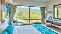 Double or Twin Room with Mountain View