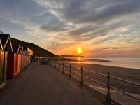 Apartment West with free parking - Bed and Breakfast Whitby