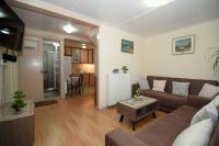 Plataneli House - Ferienwohnung Plomári