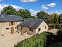 3 self-contained gites with pool and games room - B&B