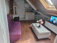 KL1-Bel Appart ds pavillon calme - B&B Montfermeil