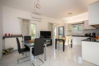 Spiros House - B&B