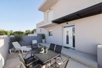 Duo Soles - Apartments with private parking near Zadar - B&B Murvica