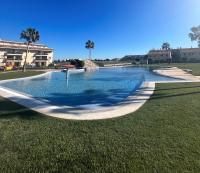 Dúplex rodeado de campos de golf y vistas al mar - B&B Sant Jordi