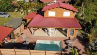 B&B Sainte-Anne - Villa neuve de standing en bois avec piscine - Bed and Breakfast Sainte-Anne