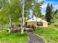 Off-grid Yurt At Angel Valley Ranch - B&B
