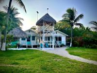 Cabaña con muelle privado en la Laguna de Bacalar - B&B Bacalar