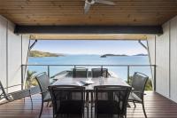 Shorelines 27 by Luxury Holidays Ocean View Buggy Transfers BBQ - B&B Hamilton Island