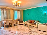 Awesome Large 3 Floor Villa Dilijan , 8 Bedrooms+4.5 Bathrooms+Swimming Pool, Nice Mountain View - B&B Dilijan