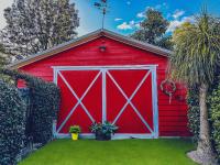 The Red Barn right in the heart of historic Berry - B&B