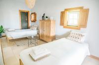 Single Bed in Mixed Dormitory Room