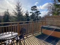 B&B Cupar - Beechnut Lodge with Hot Tub - Bed and Breakfast Cupar