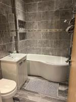 Contemporary apartment Great Location with private car park - Chambres d'hôtes Keighley