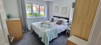 The Pennington Apt with Wifi and FREE Parking Next to Sports Village - B&B Leigh