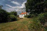 Large 5-Bedroom Farmhouse Sleeps 10 with Parking and Wifi - Chambres d'hôtes Potter Street