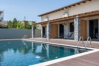 Eightyfour Living with private pool - B&B Chionato