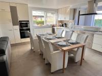 Lovely house in Heers with 2 bedrooms - B&B Heers