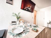 Zentrales Apartment mit TV, Küche und Mikrowelle - B&B Chemnitz