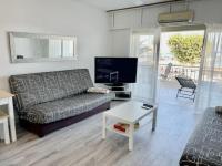Très bel appartement sur la plage avec grande terrace face à la mer! La Goelette - B&B Vallauris