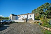 B&B Swansea - -- Huge -- 5-bedroom home & Private Gym by Tailored Accommodation - Bed and Breakfast Swansea