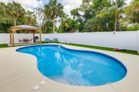 Vero Beach Vacation Rental Pool and Putting Green! - B&B Vero Beach
