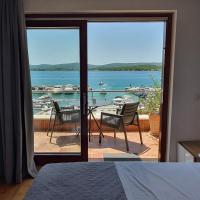 Deluxe One-Bedroom Apartment with Balcony and Sea View