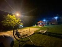 Cabană cu teren de tenis -- etaj - Chambres d’hôtes Băniţa