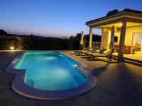 Modern Guest House Rak with beautiful pool - B&B Šibenik