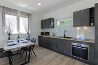 New modern villa Relax with private pool near the town and beach by WiiBuk - B&B Šišan